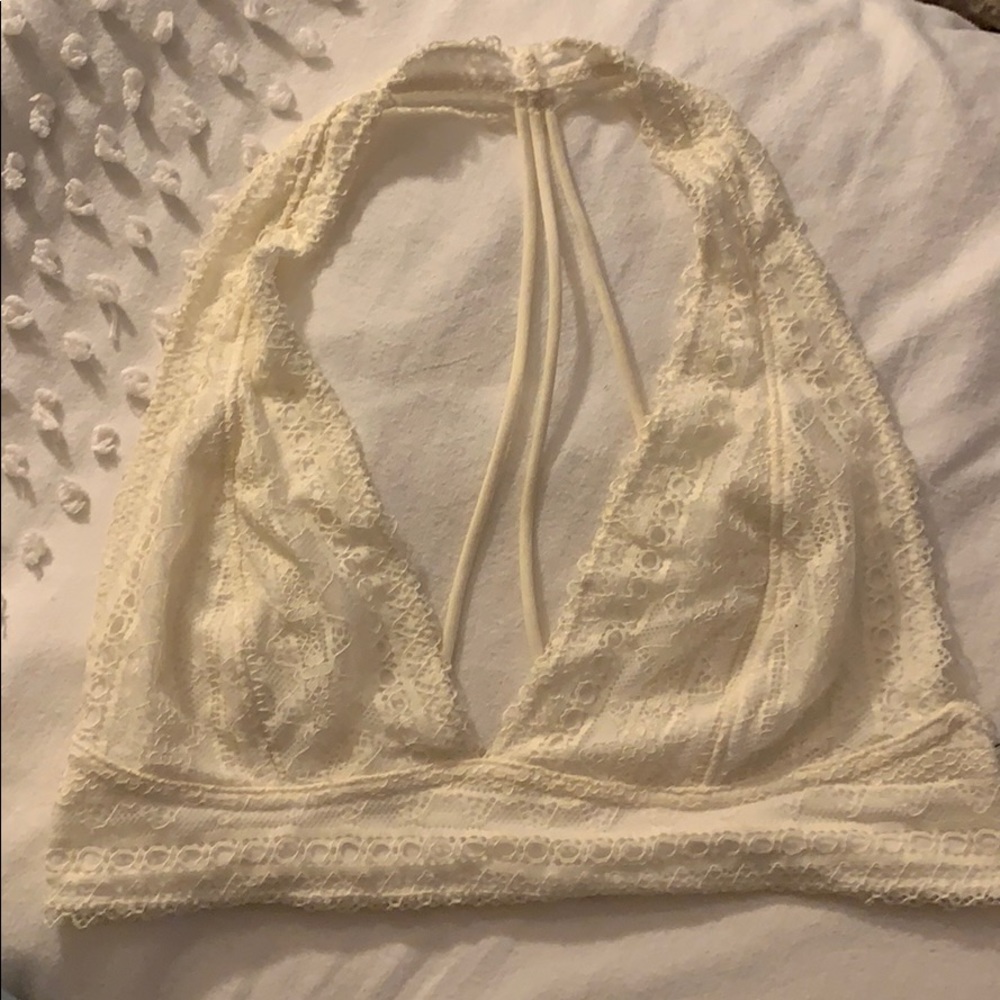 Brallete urban outfitters (cream halter top)